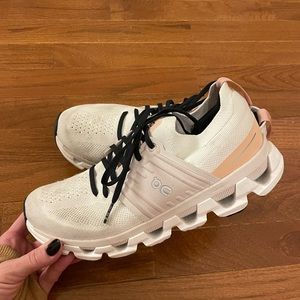 On Running Cloudswift Womens Size 9.5